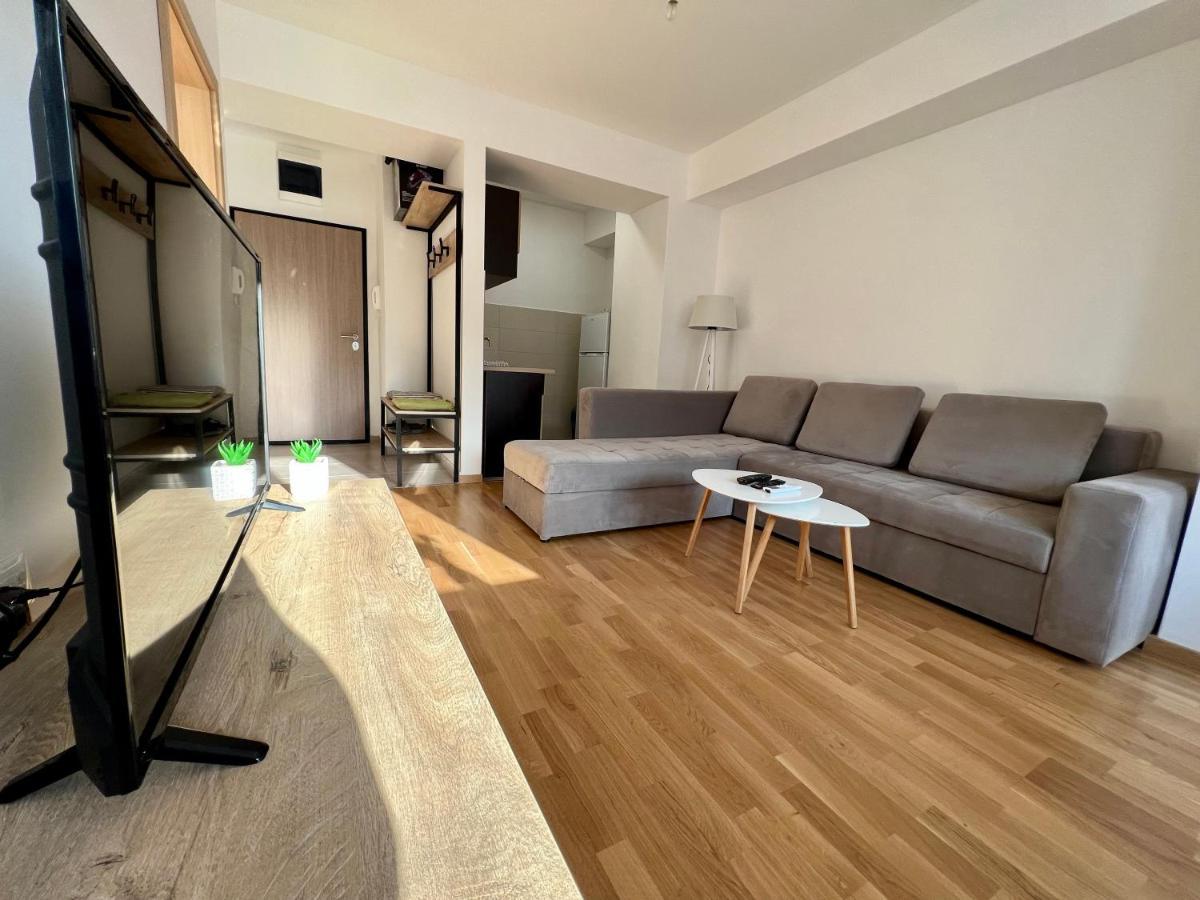 Sara'S Apartment Cozy And Close To Center With Private Parking Skopje Eksteriør bilde